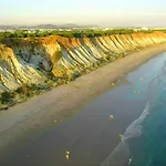 Welcoming In 80 M² With Shared Pool * Albufeira