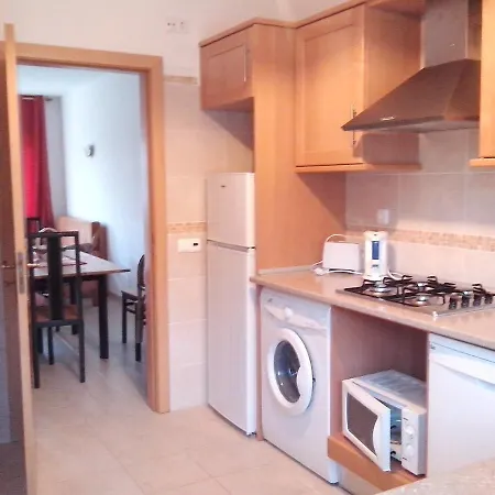 Apartment Seaside Oasis: 2-bedroom With Pool And Wi-fi Albufeira