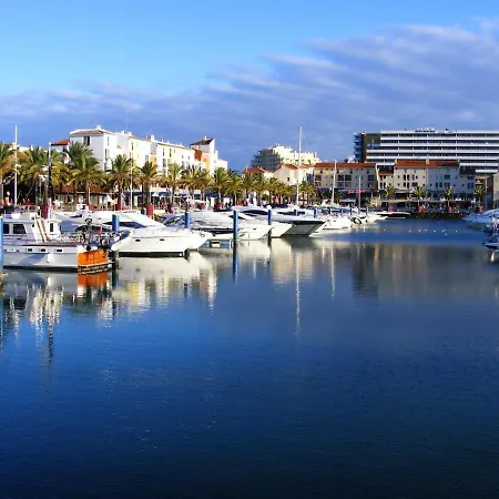 Seaside Oasis: 2-bedroom With Pool And Wi-fi Albufeira