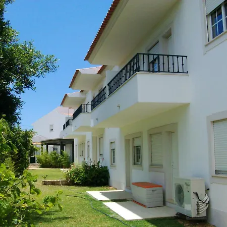 Apartment Seaside Oasis: 2-bedroom With Pool And Wi-fi Albufeira