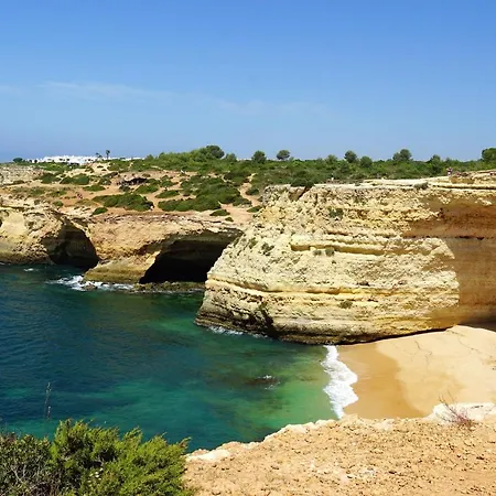 Seaside Oasis: 2-bedroom With Pool And Wi-fi * Albufeira