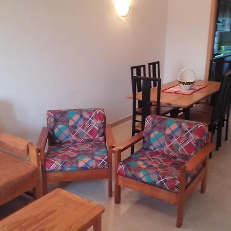 Welcoming In 80 M² With Shared Pool *