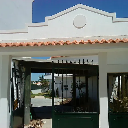 아파트 Welcoming In 80 M² With Shared Pool *