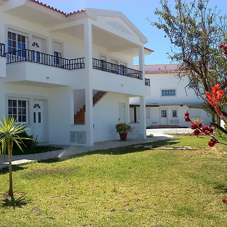 아파트 Welcoming In 80 M² With Shared Pool