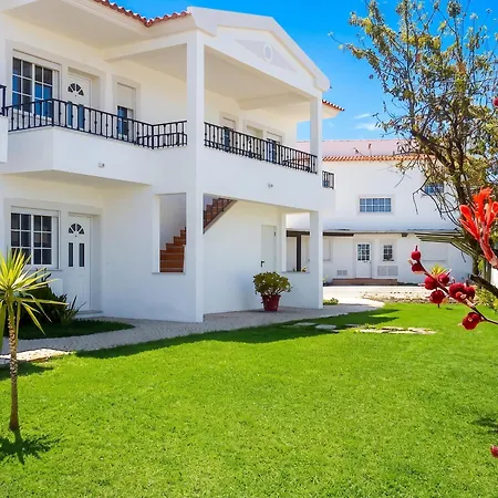 아파트 Welcoming In 80 M² With Shared Pool
